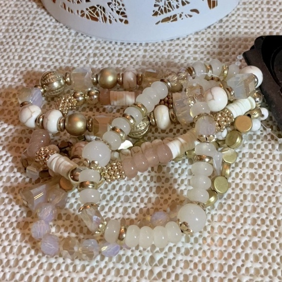 Set of 5 Stretch Bracelets Creams and Gold - Picture 2 of 2
